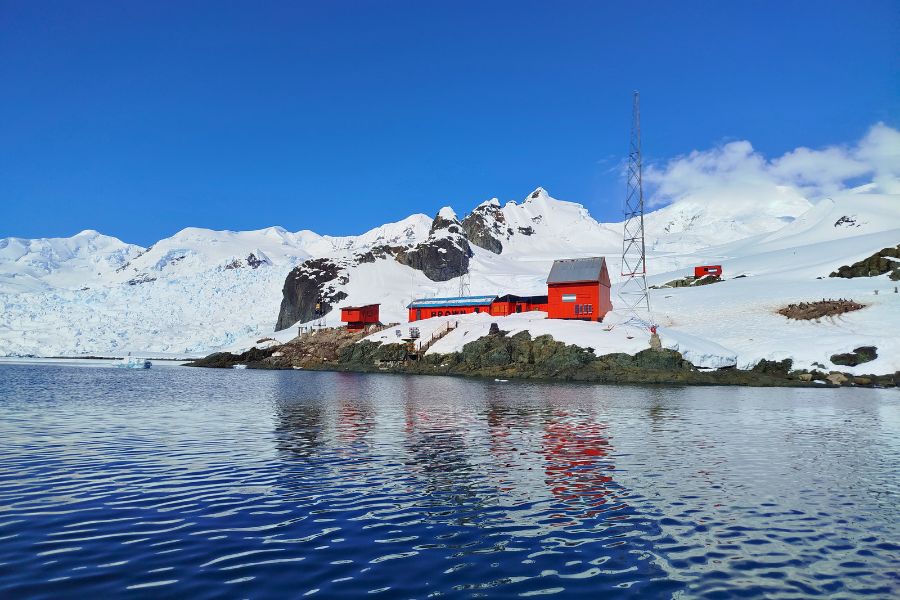 Antarktyda z polskim przewodnikiem, Antarktyda z polskim pilotem, Antarktyda 2026, wyjazd na Antarktydę, DreamGo Exclusive Travel, Quark