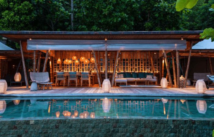 Infinity pool villa